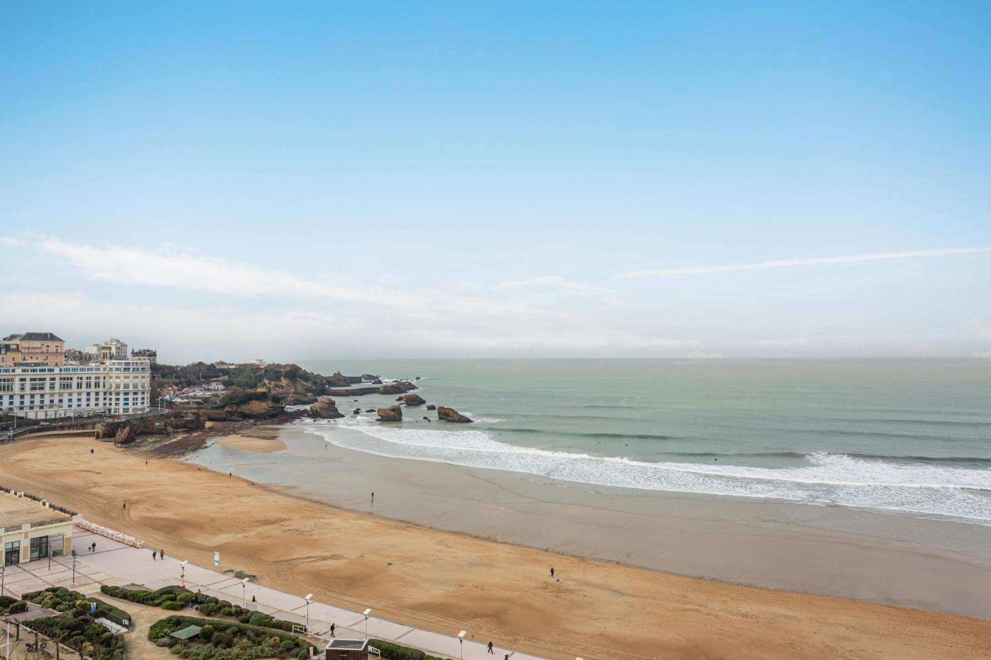 Les Pieds Dans L'eau A * Biarritz